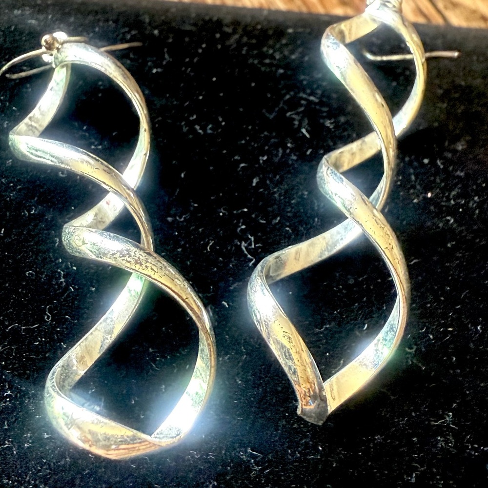 Elegant Gold Spiral Earrings